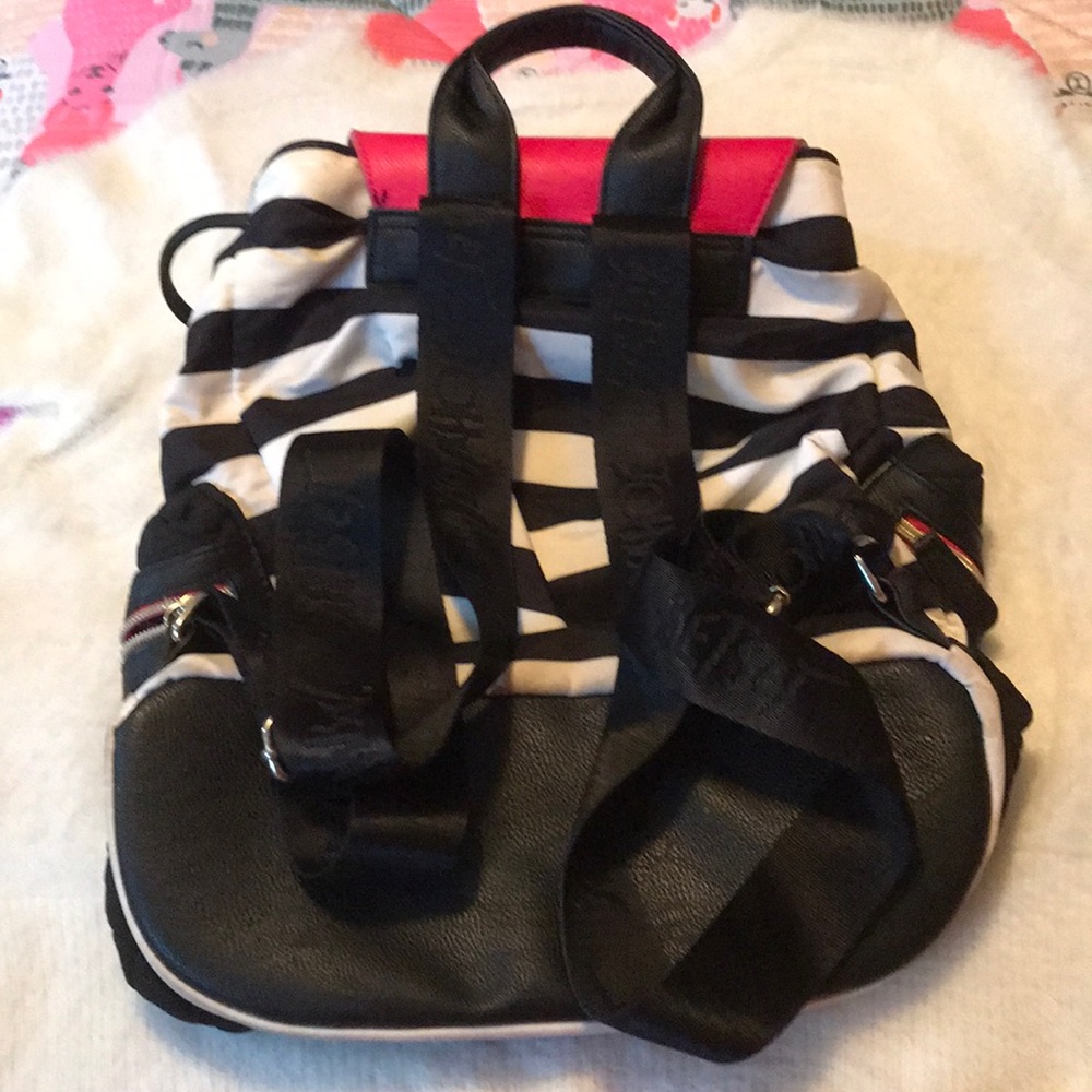 ❌SOLD❌Betsey Johnson Backpack - Picture 3 of 16
